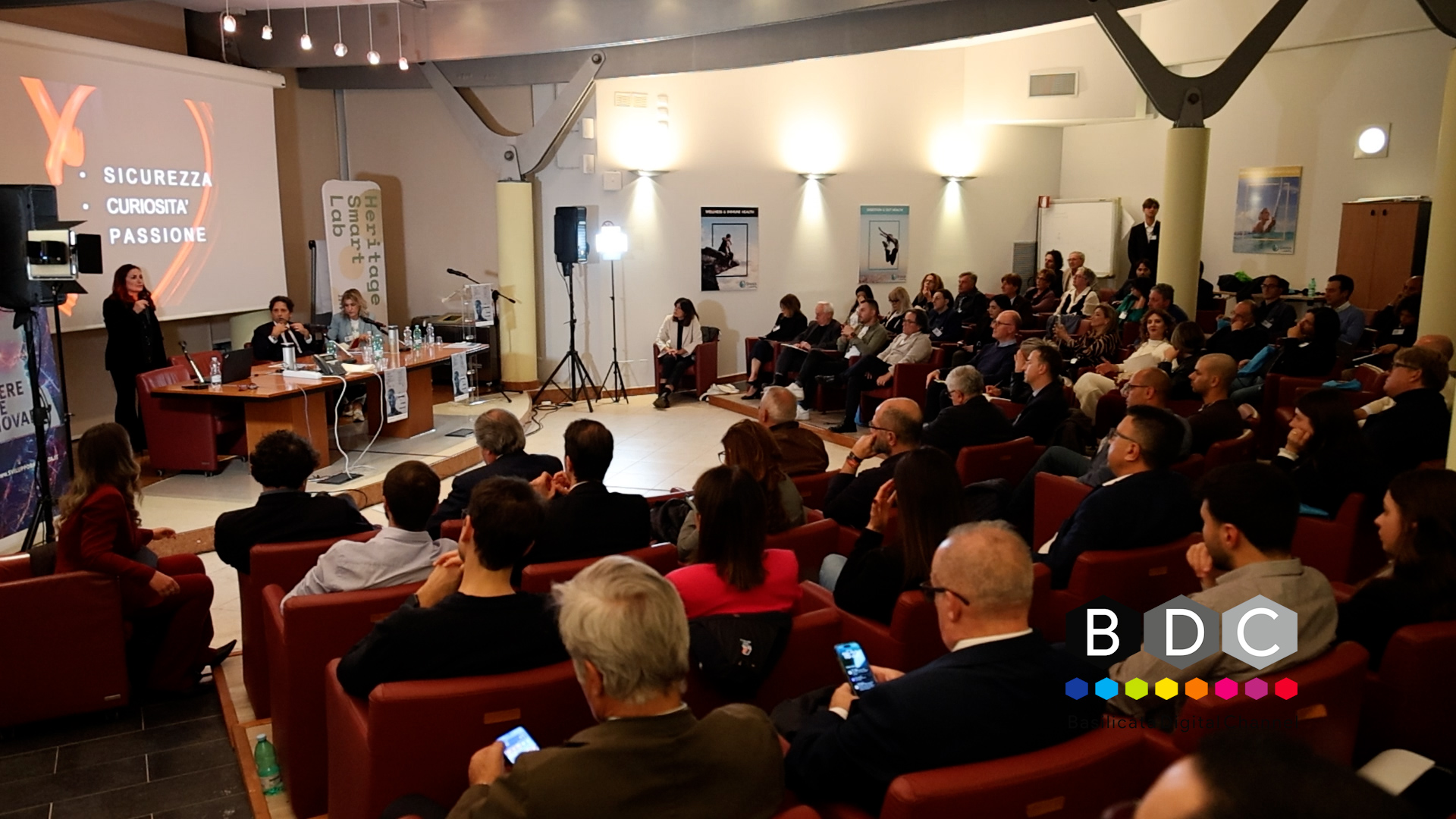 NEXT STOP AI: TRA INTELLIGENZA ARTIFICIALE E CAPITALE UMANO